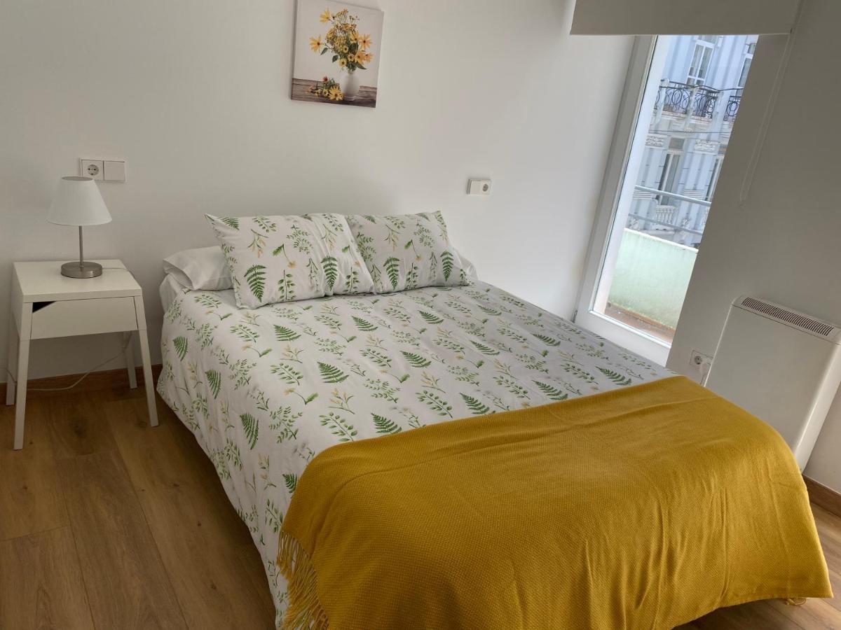 Piso En El Centro Para 4 Personas - Plaza Amboage - Wifi Ferrol Luaran gambar